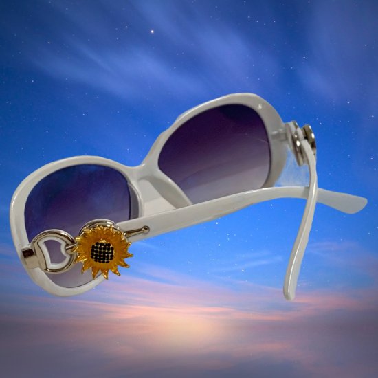 (image for) Snap Jewelry Sunglasses White with Silver Accents fits 18-20mm - Click Image to Close